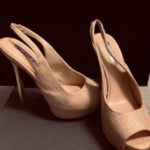 Halston Canvas pumps